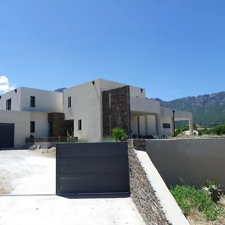 T1 Bis Avec Mezzanine, Belle Terrasse Et Jardinet. Apartament