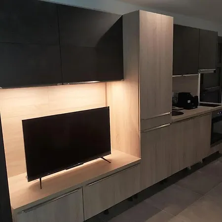 Apartamento T1 Bis Avec Mezzanine, Belle Terrasse Et Jardinet.